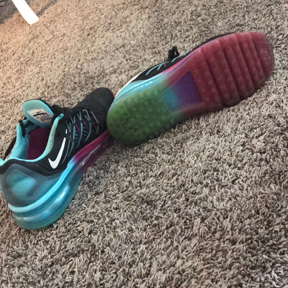 size 8.5 - Picture 3 of 3